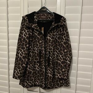 NWT Johnston and Murphy, women’s animal print water resistant coat, size medium